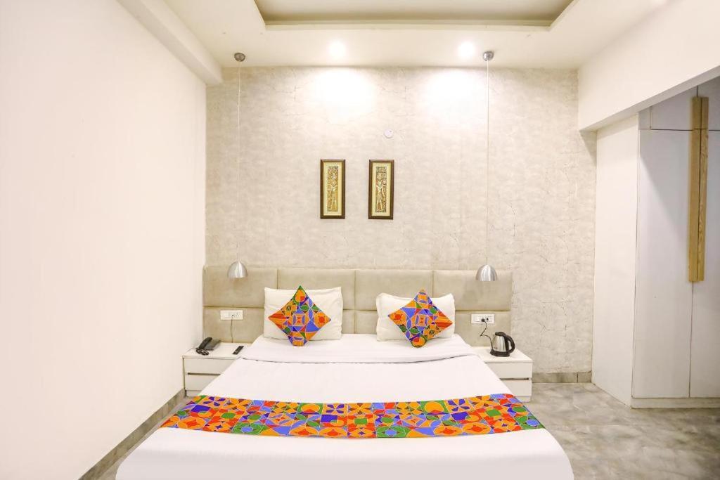 Hotel Konark A Family Stay Aerocity Új-Delhi Kültér fotó